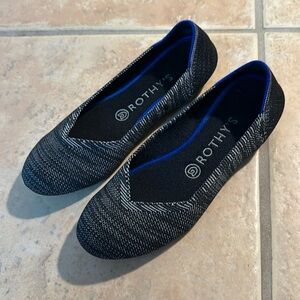 Excellent used condition Rothy’s flats, size 7.5 grey and black